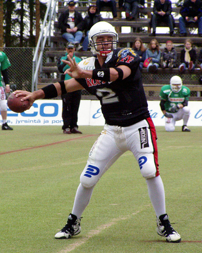 quarterback throwing form